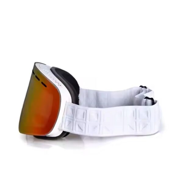 Children's Winter Outdoor Skiing Goggles with Anti-Fog Functionality - Image 4