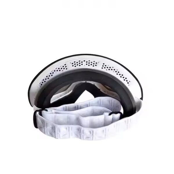 Children's Winter Outdoor Skiing Goggles with Anti-Fog Functionality - Image 6